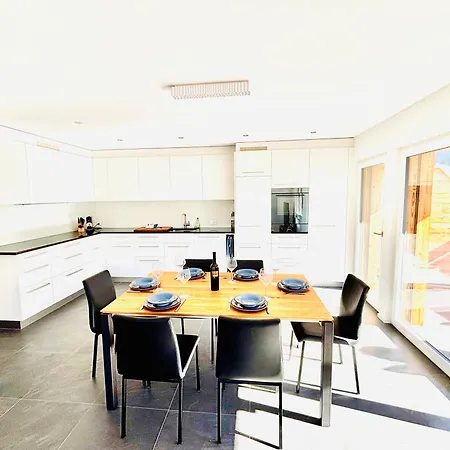 Brand-new Eiger View 3br - Premium Location - Free Parking - Terrace