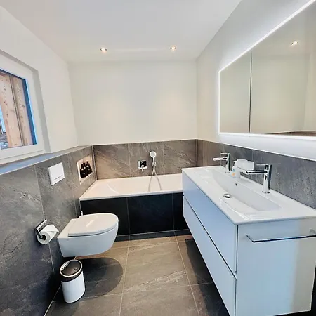 Premium Jungfrau جريندلوالد